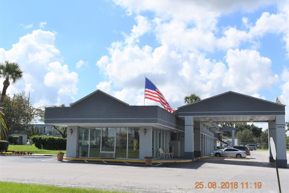 Super 8 By Wyndham Ocala I-75 Hotel Exterior photo