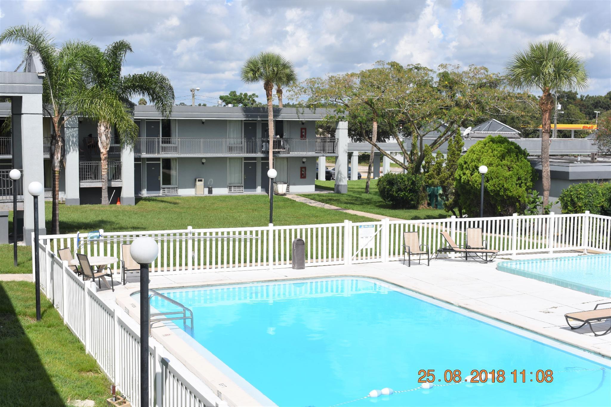 Super 8 By Wyndham Ocala I-75 Hotel Exterior photo