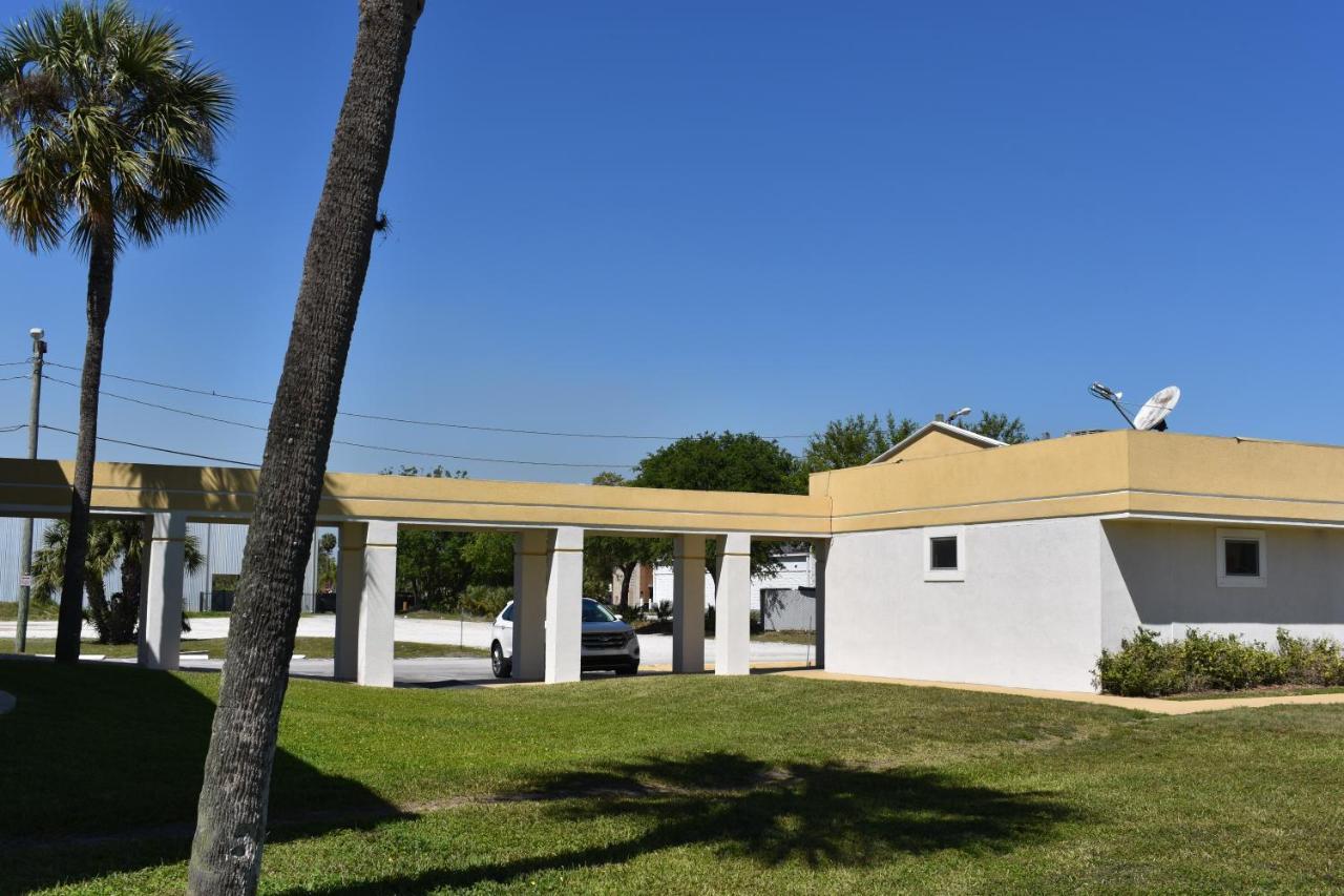 Super 8 By Wyndham Ocala I-75 Hotel Exterior photo