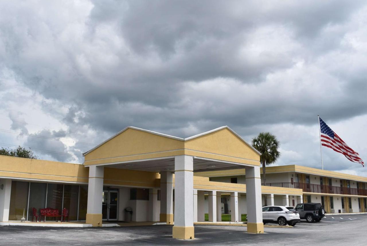 Super 8 By Wyndham Ocala I-75 Hotel Exterior photo