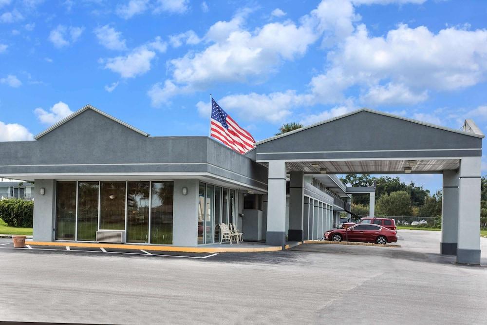 Super 8 By Wyndham Ocala I-75 Hotel Exterior photo